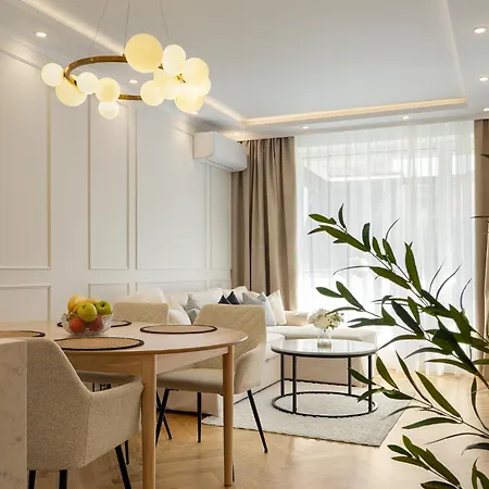 Downtown Opia - Designer 2br 2bath - Sauna - Private Parking 아파트 소피아