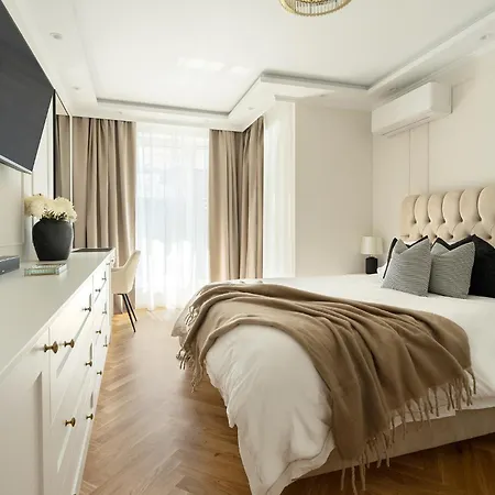 Apartment Downtown Opia - Designer 2br 2bath - Sauna - Private Parking *